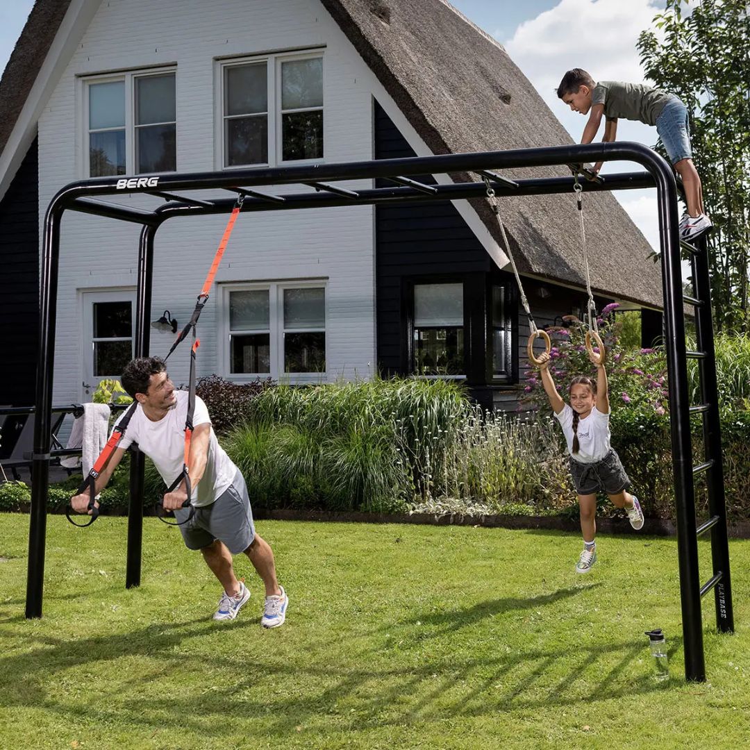 turnen in de tuin kinderen en volwassenen turnen Berg Playbase houten turnringen