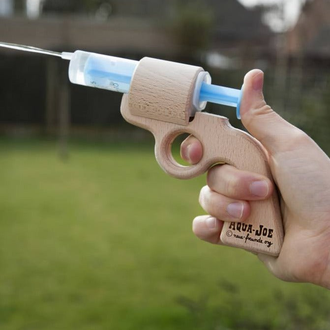 Neue Freunde Aqua Joe water pistol