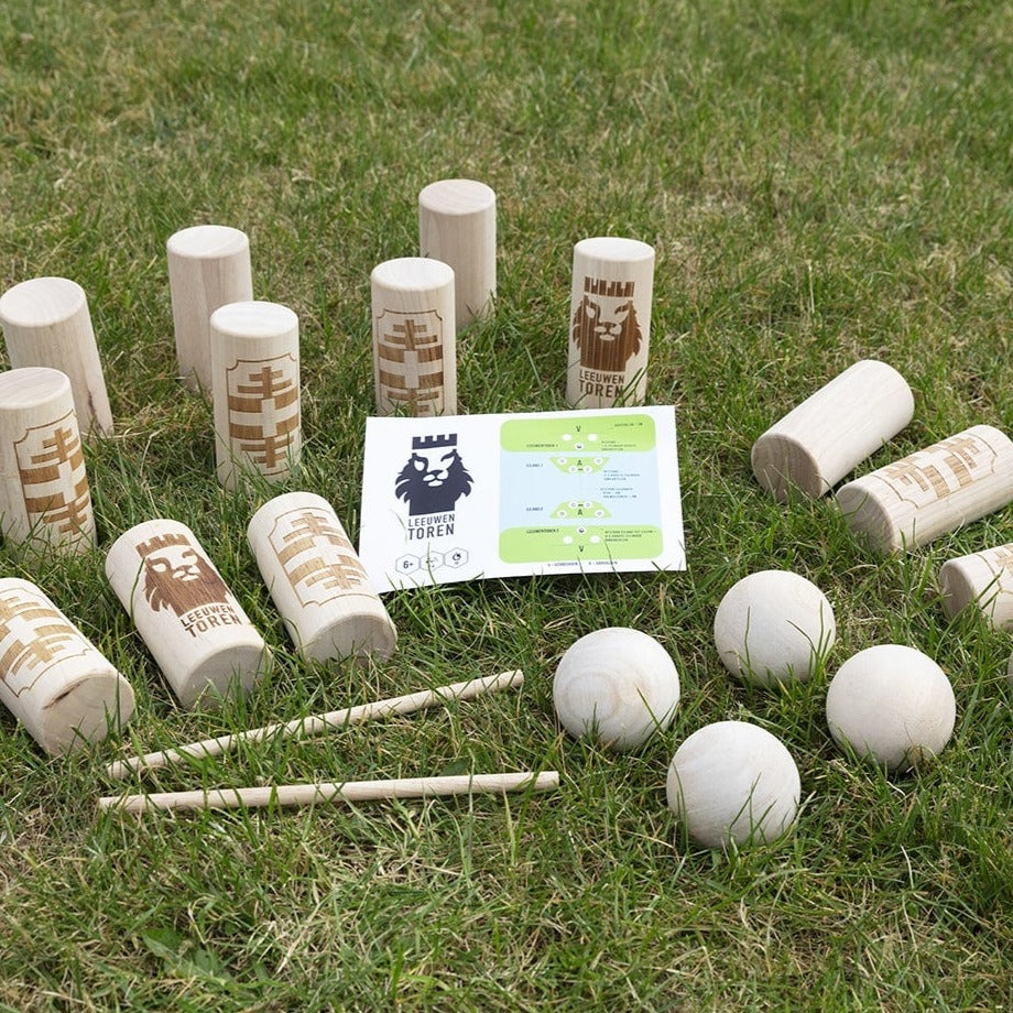 Lion Tower - wooden throwing game