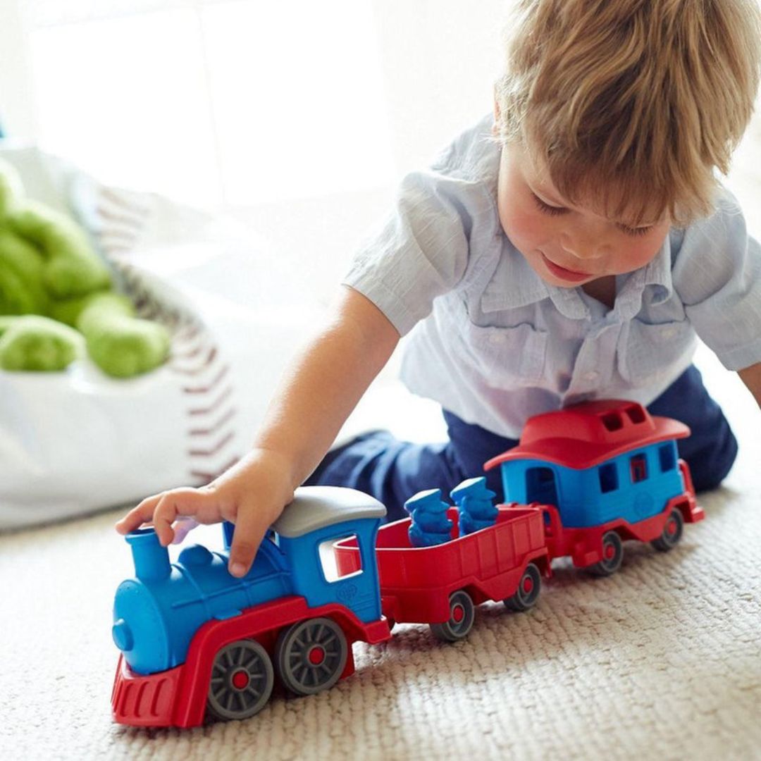 Train de jouets verts